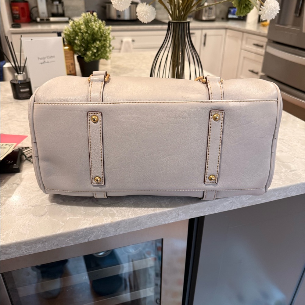 Dooney and BOURKE Florentine large ECRU satchel - Picture 5 of 13